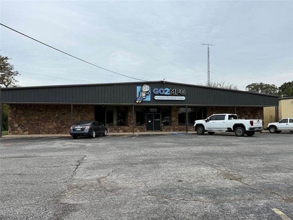 2.12 Acres of Improved Mixed-Use Land for Sale in Gravette, Arkansas