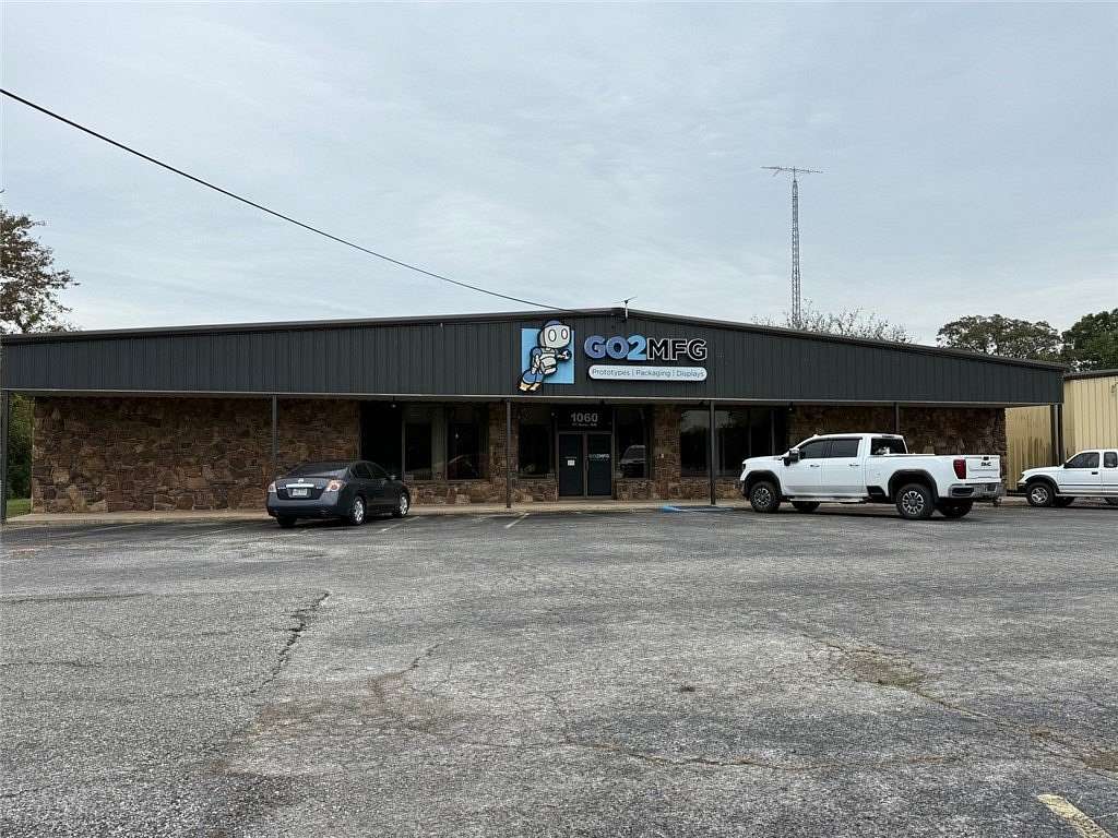 2.12 Acres of Improved Mixed-Use Land for Sale in Gravette, Arkansas
