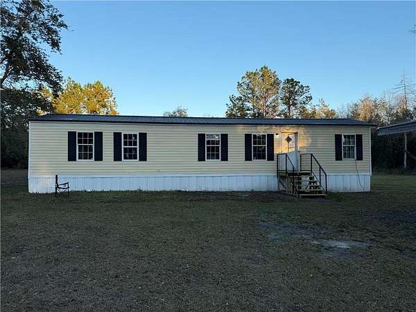 3 Acres of Residential Land with Home for Sale in Blackshear, Georgia