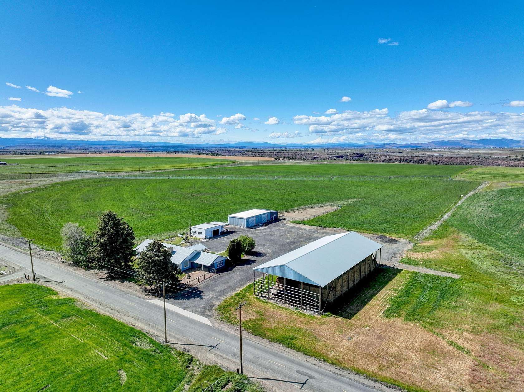 199 Acres of Land with Home for Sale in Madras, Oregon