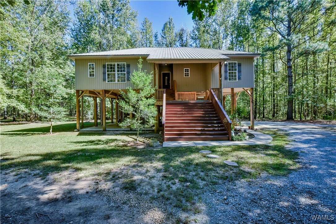 9.1 Acres of Residential Land with Home for Sale in Moundville, Alabama