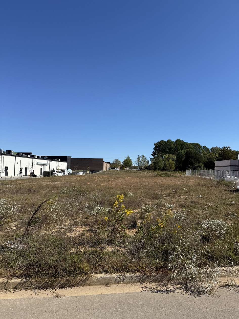 0.75 Acres of Commercial Land for Sale in Clarksville, Tennessee