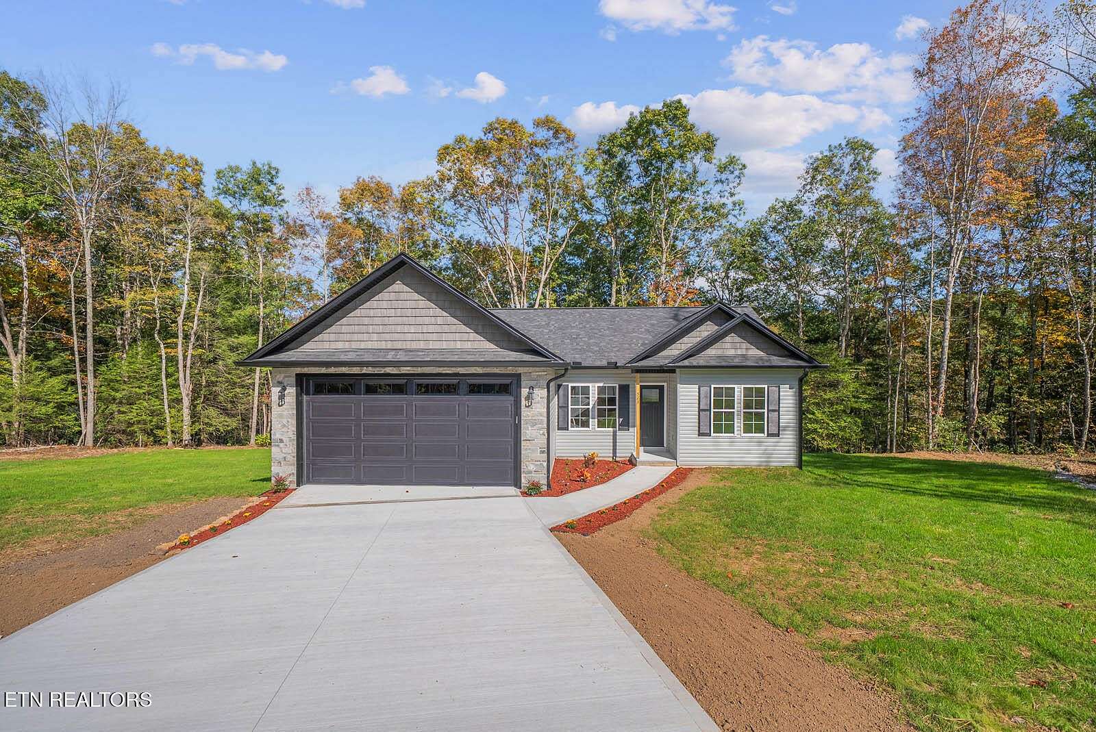 1.77 Acres of Residential Land with Home for Sale in Crossville, Tennessee