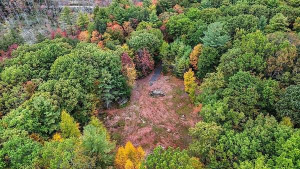 4.24 Acres of Residential Land for Sale in Southampton, Massachusetts