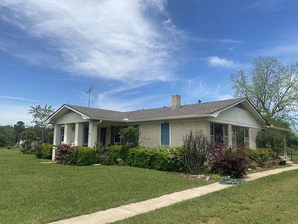 40 Acres of Land with Home for Sale in Nashville, Arkansas