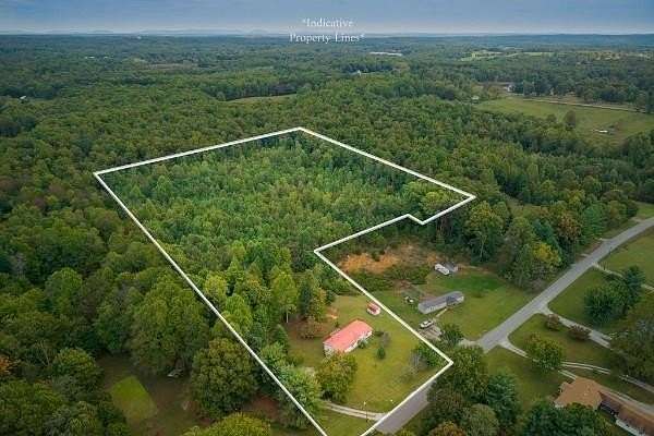 12.7 Acres of Land with Home for Sale in Sparta, Tennessee