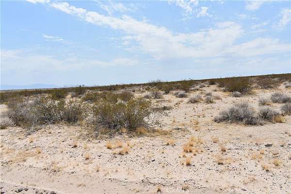 10 Acres of Land for Sale in Helendale, California