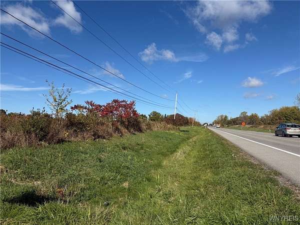 5 Acres of Residential Land for Sale in Lockport, New York
