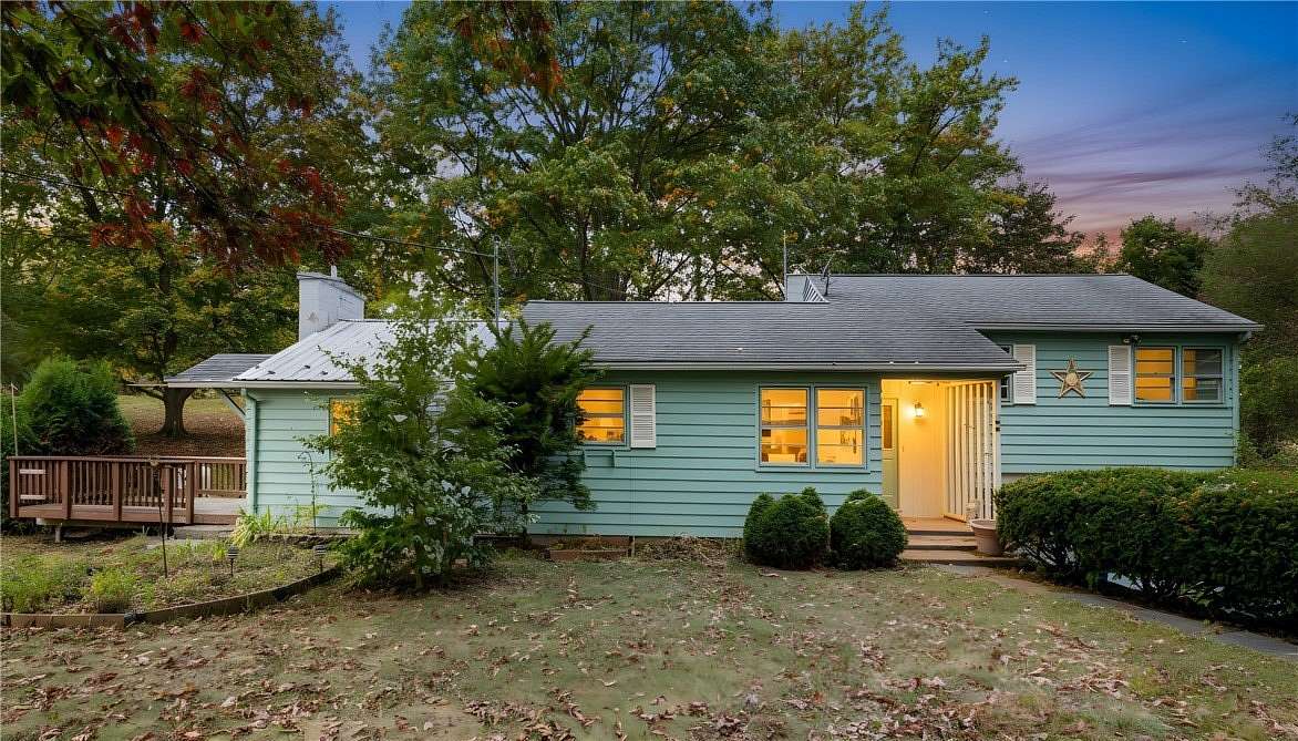 2 Acres of Residential Land with Home for Sale in Branchport, New York