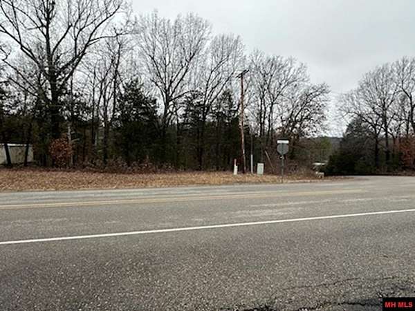 0.82 Acres of Commercial Land for Sale in Flippin, Arkansas