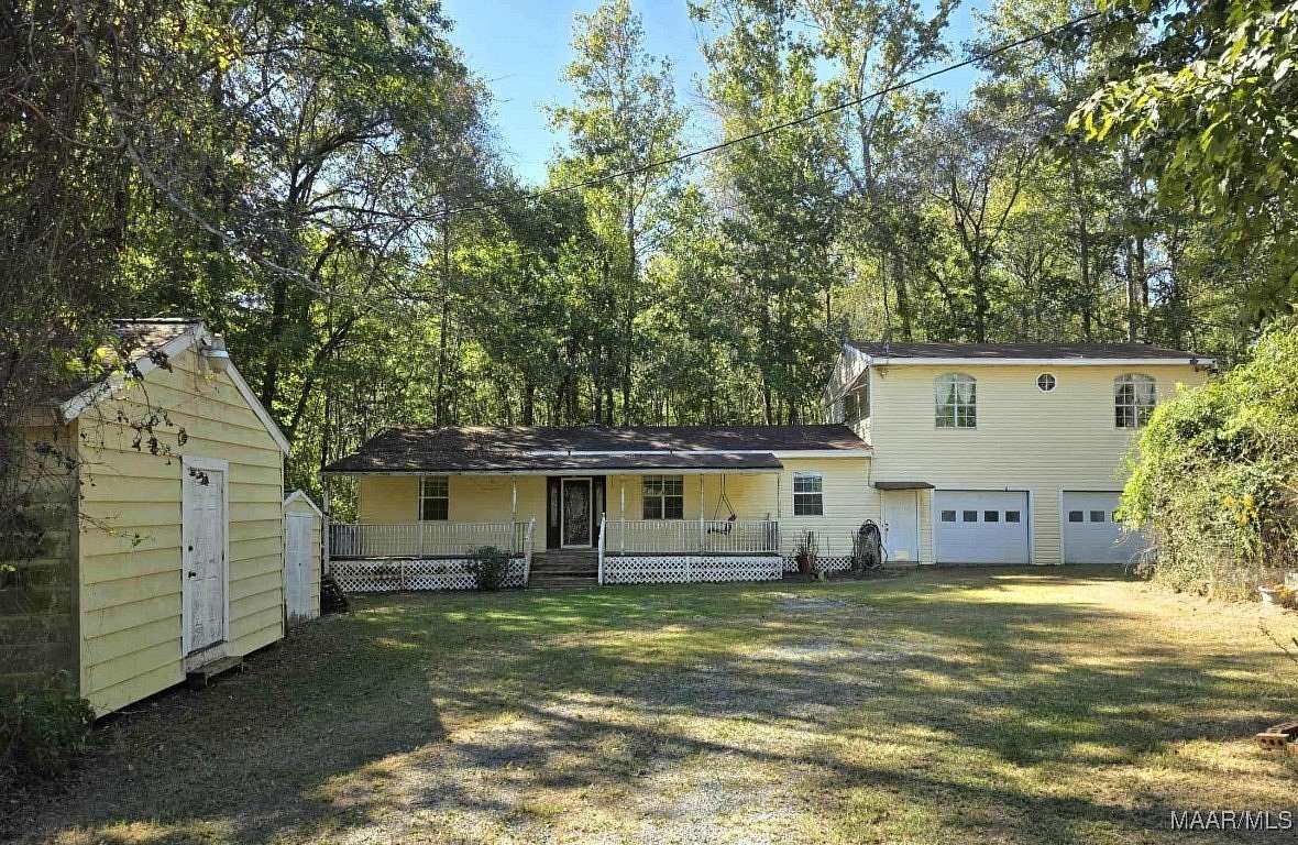 5.5 Acres of Residential Land with Home for Sale in Wetumpka, Alabama