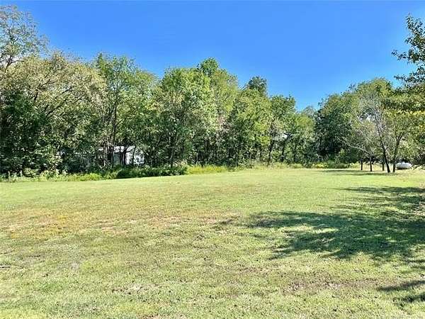 0.75 Acres of Residential Land for Sale in Kingston, Oklahoma