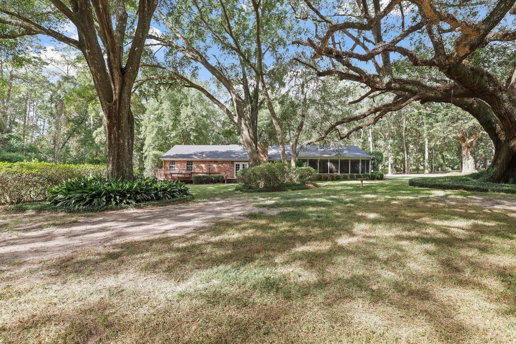 2.16 Acres of Residential Land with Home for Sale in Tallahassee, Florida