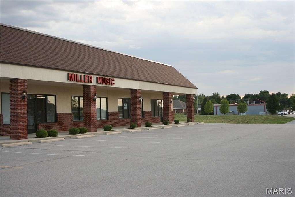 2.28 Acres of Improved Commercial Land for Sale in Swansea, Illinois