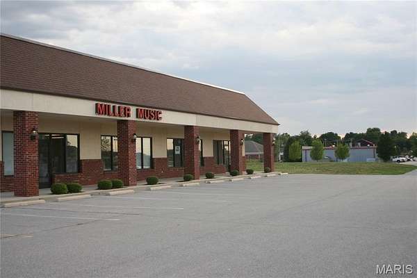 2.28 Acres of Improved Commercial Land for Sale in Swansea, Illinois