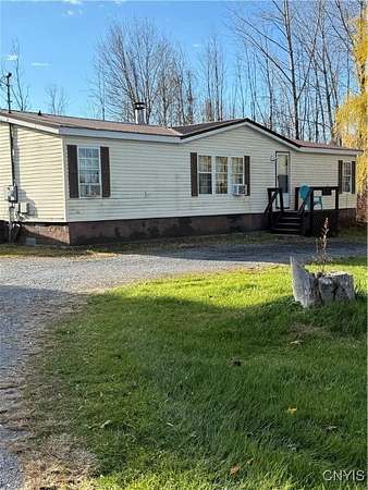 5.36 Acres of Residential Land with Home for Sale in Canastota, New York