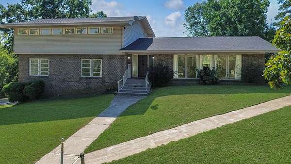 1.87 Acres of Residential Land with Home for Sale in Texarkana, Arkansas