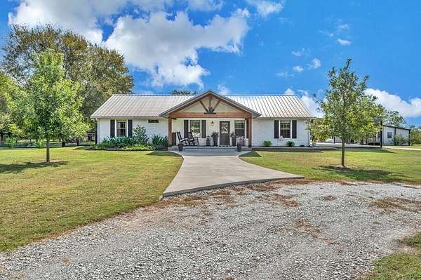 3.12 Acres of Residential Land with Home for Sale in Waco, Texas