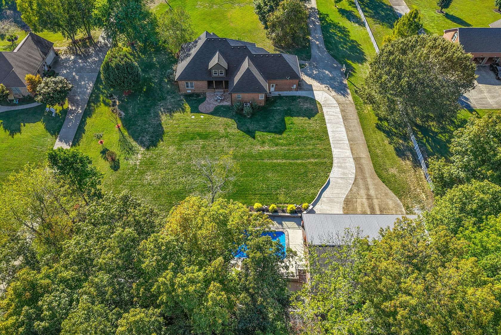 5 Acres of Land with Home for Sale in Clarksville, Tennessee