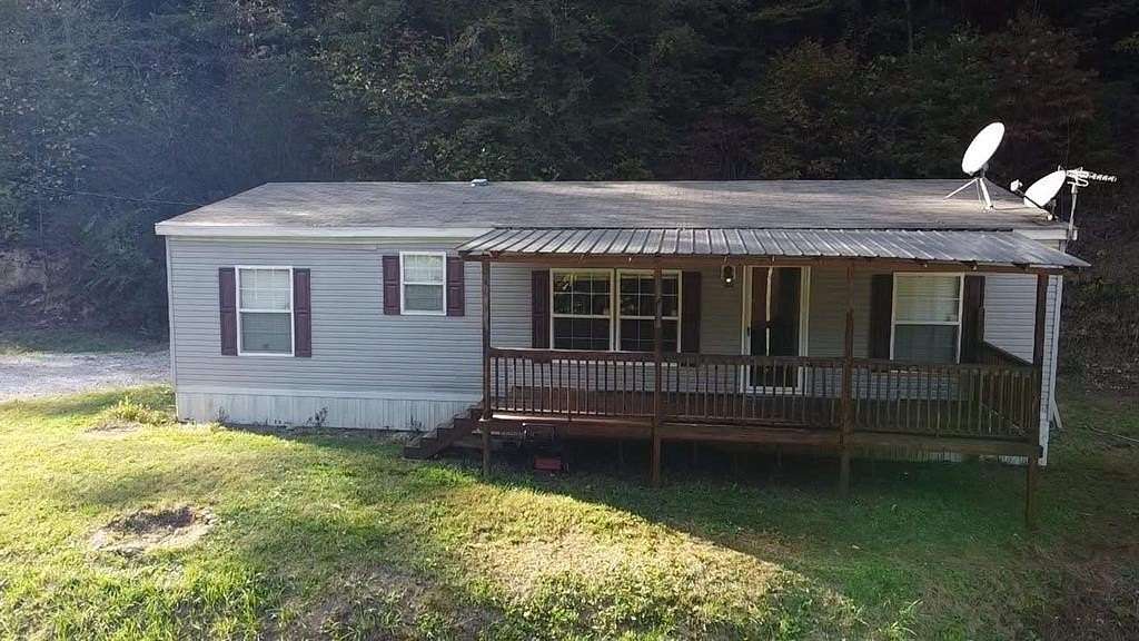 1.54 Acres of Residential Land with Home for Sale in Stinnett, Kentucky