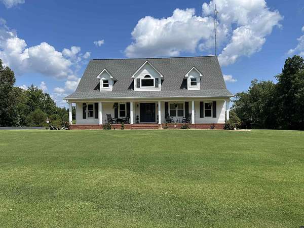 18 Acres of Land with Home for Sale in Union City, Tennessee