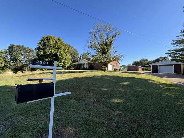 33 Acres of Agricultural Land with Home for Sale in Fulton, Kentucky