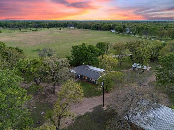 1.68 Acres of Residential Land with Home for Sale in Seven Points, Texas