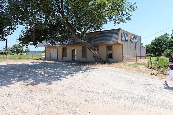 2 Acres of Commercial Land for Sale in Sunset, Texas