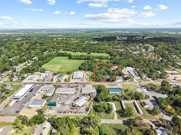 2 Acres of Mixed-Use Land for Sale in Bonham, Texas