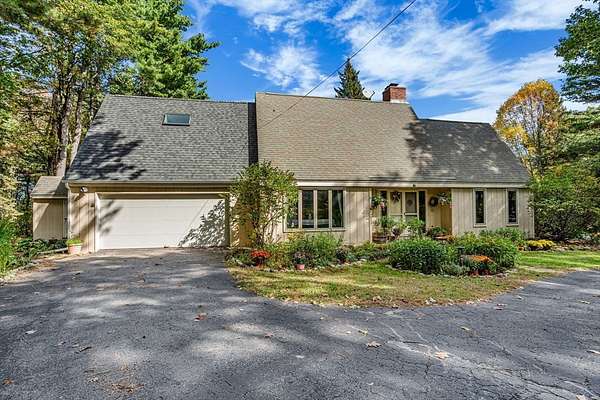 3.34 Acres of Residential Land with Home for Sale in Princeton, Massachusetts