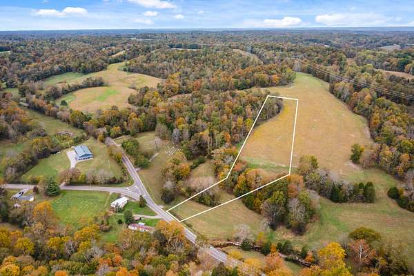 5 Acres of Agricultural Land for Sale in Palmyra, Tennessee