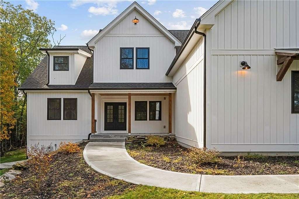 6.87 Acres of Residential Land with Home for Sale in Glocester Town, Rhode Island