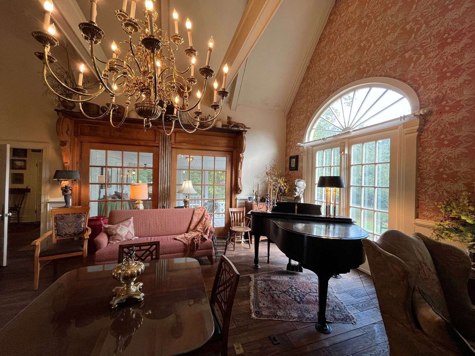 2.25 Acres of Residential Land with Home for Sale in Kosciusko, Mississippi