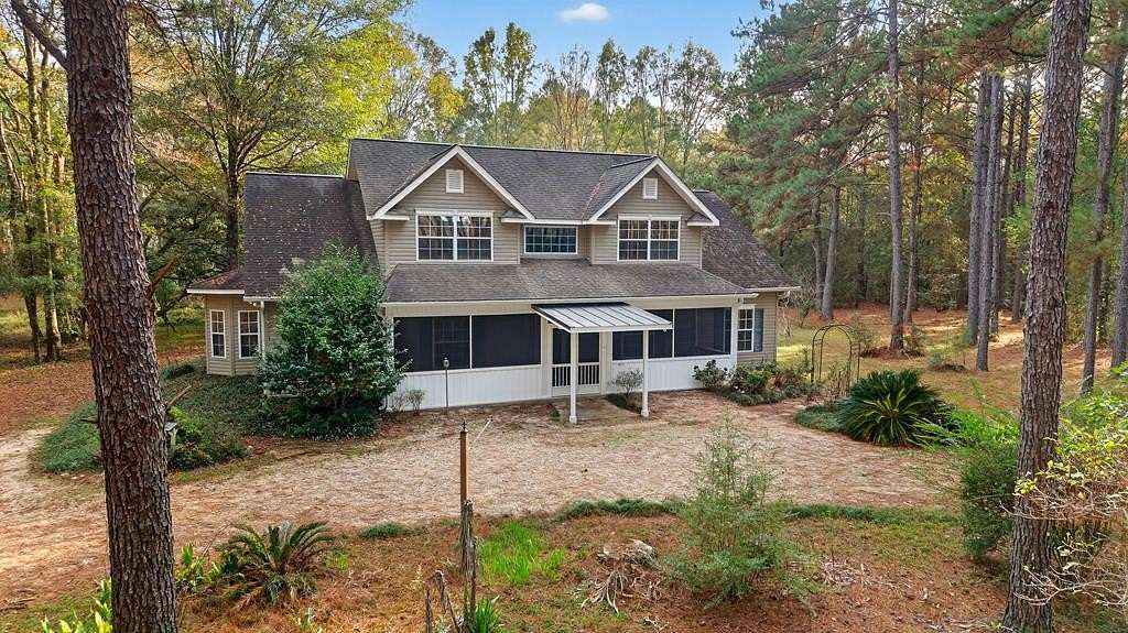 18 Acres of Land with Home for Sale in Picayune, Mississippi
