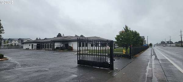 2.7 Acres of Improved Commercial Land for Sale in Woodburn, Oregon