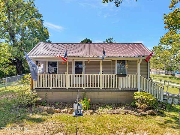 2.5 Acres of Residential Land with Home for Sale in Knoxville, Tennessee