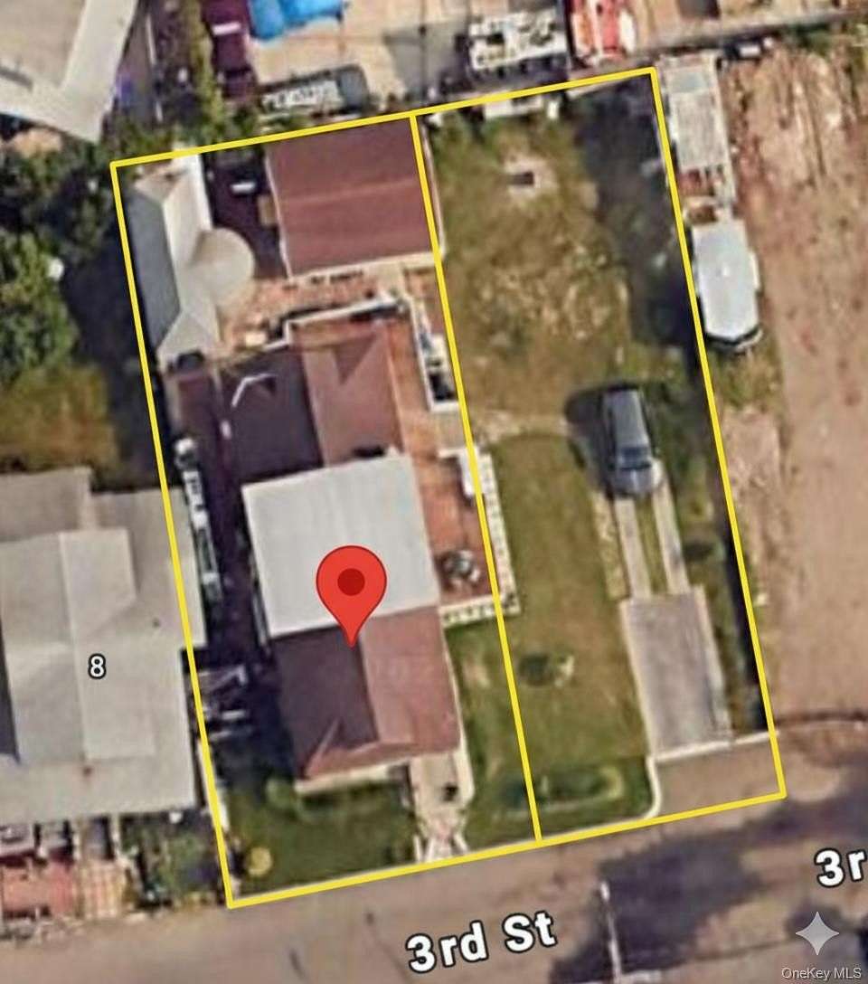 0.09 Acres of Residential Land for Sale in Rosedale, New York