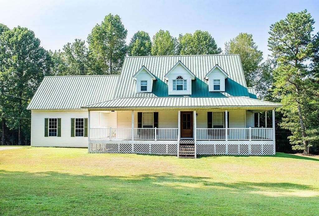 2 Acres of Residential Land with Home for Sale in Hanceville, Alabama