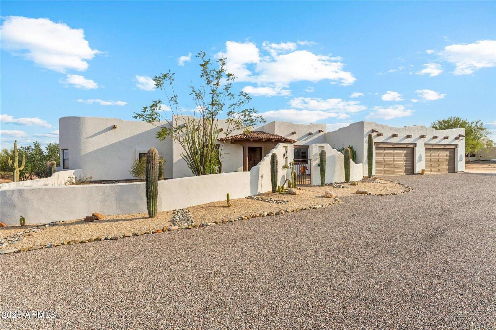 2.2 Acres of Residential Land with Home for Sale in Scottsdale, Arizona