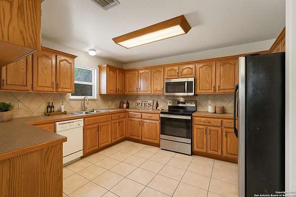 1.5 Acres of Residential Land with Home for Sale in Seguin, Texas