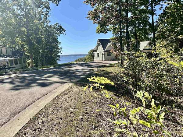 0.39 Acres of Residential Land for Sale in Savannah, Tennessee