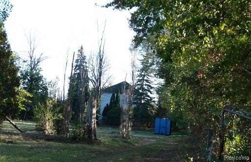 2.5 Acres of Residential Land with Home for Sale in Saginaw, Michigan