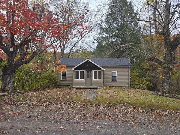 3.63 Acres of Residential Land with Home for Sale in Fayetteville, West Virginia