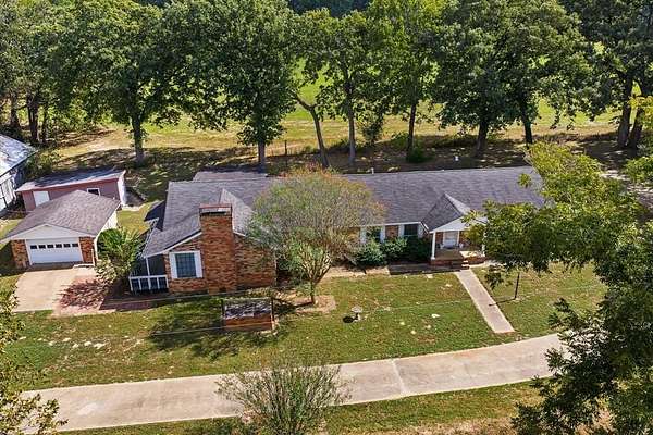 6.5 Acres of Residential Land with Home for Sale in Henderson, Texas