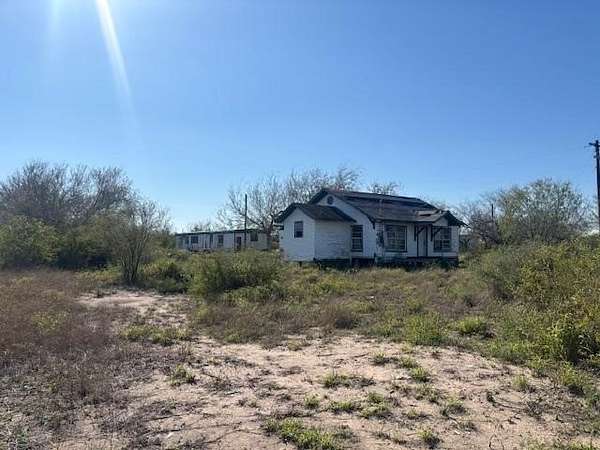 1 Acre of Land for Sale in Orange Grove, Texas