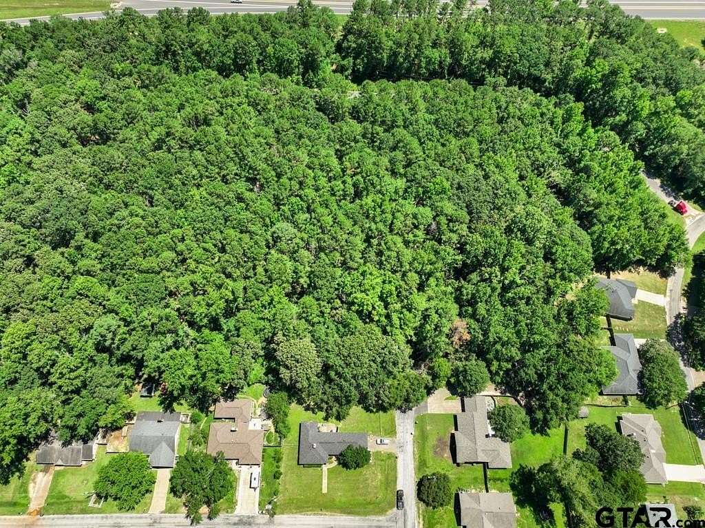 6 Acres of Residential Land for Sale in Tyler, Texas
