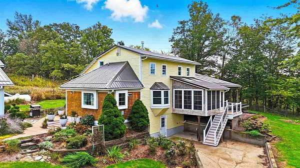 5.86 Acres of Residential Land with Home for Sale in Greene Township, Iowa