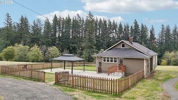 5.1 Acres of Residential Land with Home for Sale in Washougal, Washington