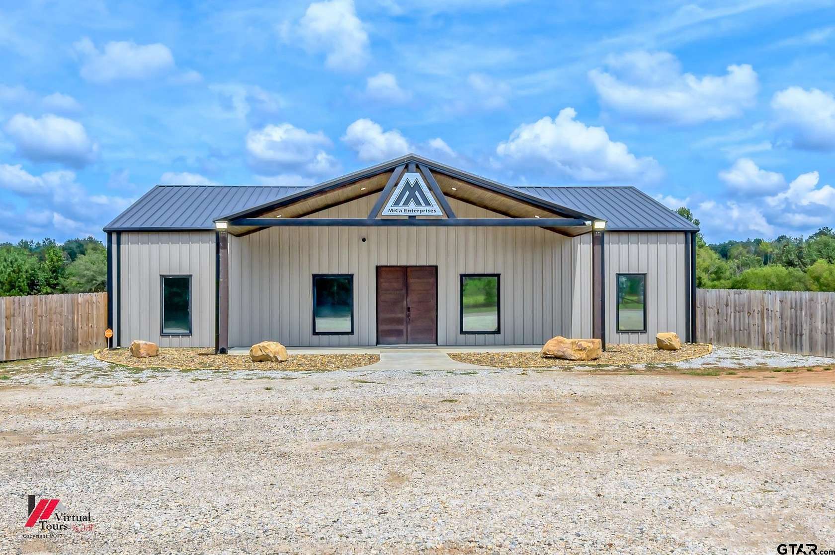 9 Acres of Improved Mixed-Use Land for Sale in Marshall, Texas