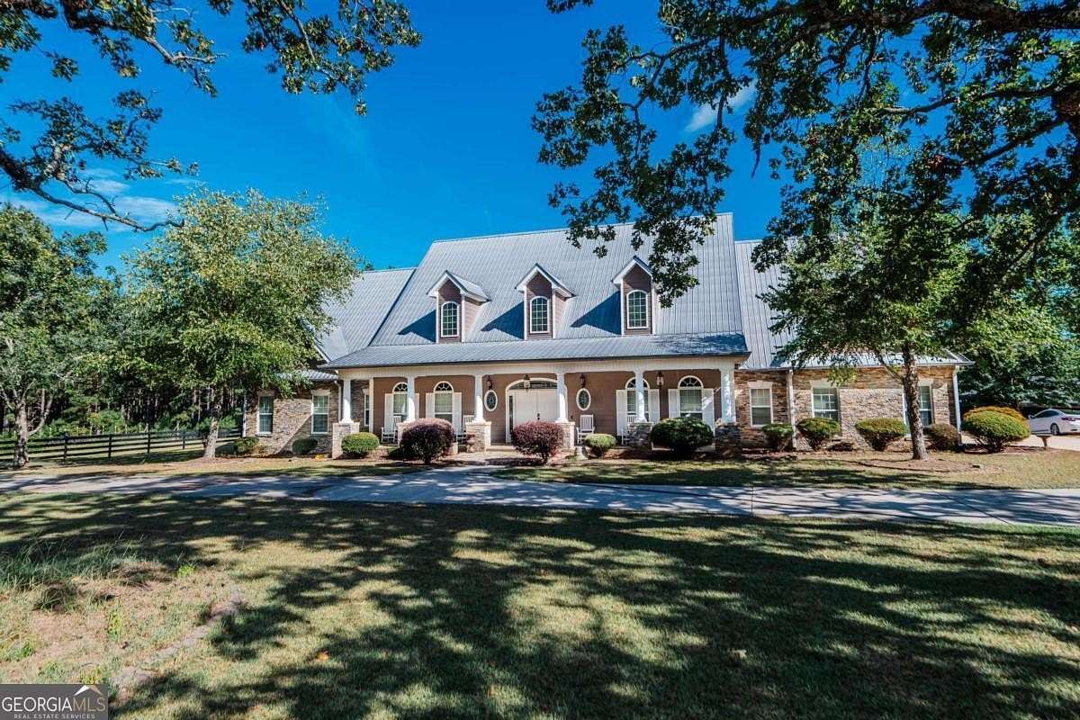 214 Acres of Land with Home for Sale in Hawkinsville, Georgia